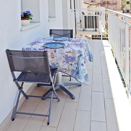 Casa Vacanze Aurora Centro ริมินี ภายนอก รูปภาพ
