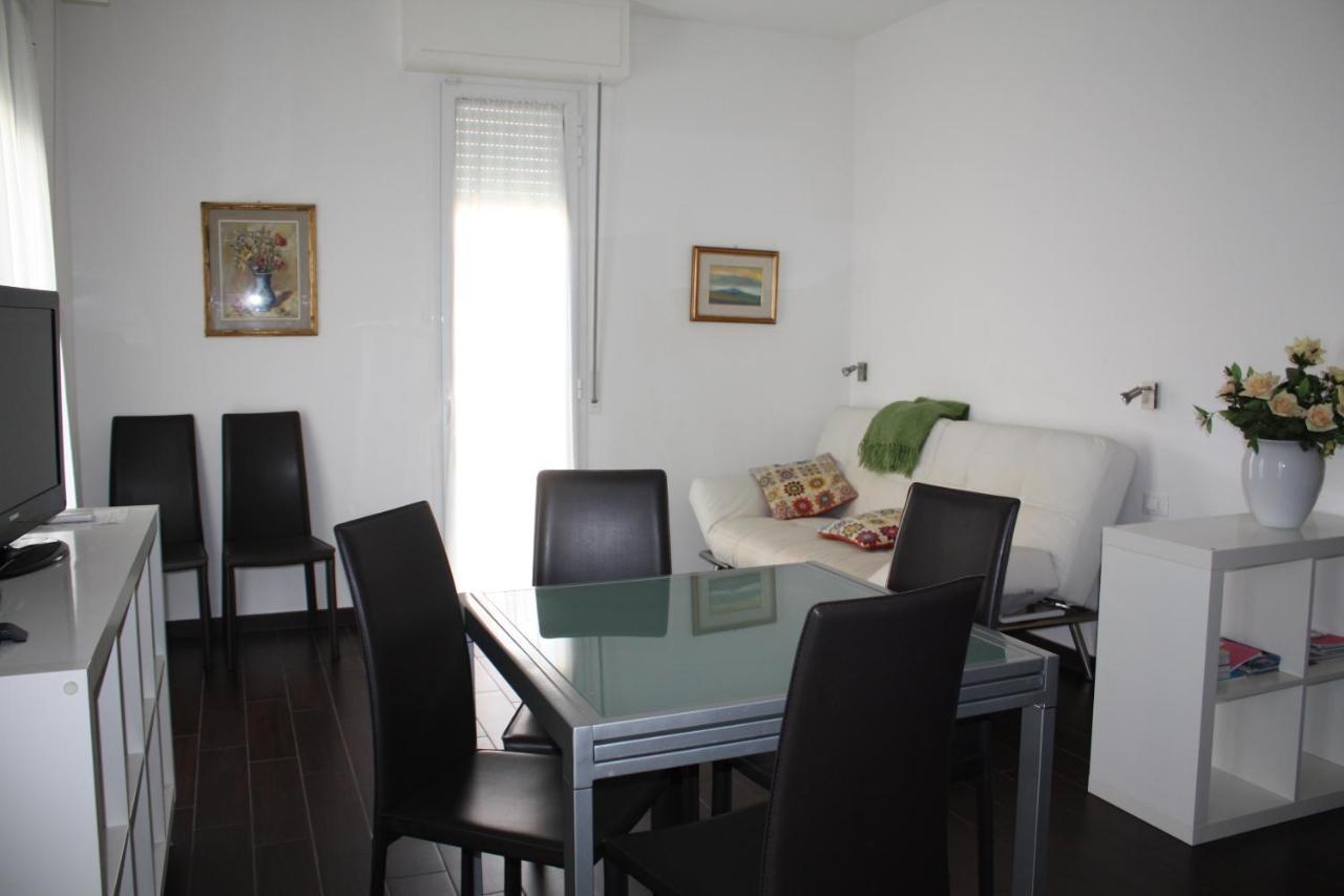 Casa Vacanze Aurora Centro ริมินี ภายนอก รูปภาพ