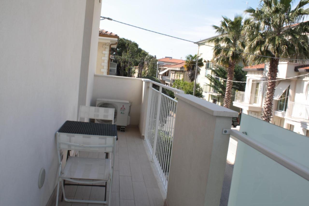 Casa Vacanze Aurora Centro ริมินี ภายนอก รูปภาพ