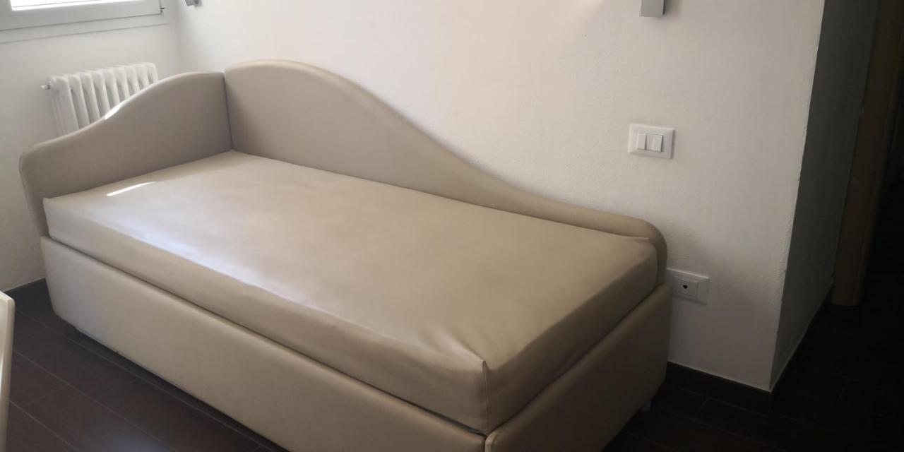 Casa Vacanze Aurora Centro ริมินี ภายนอก รูปภาพ