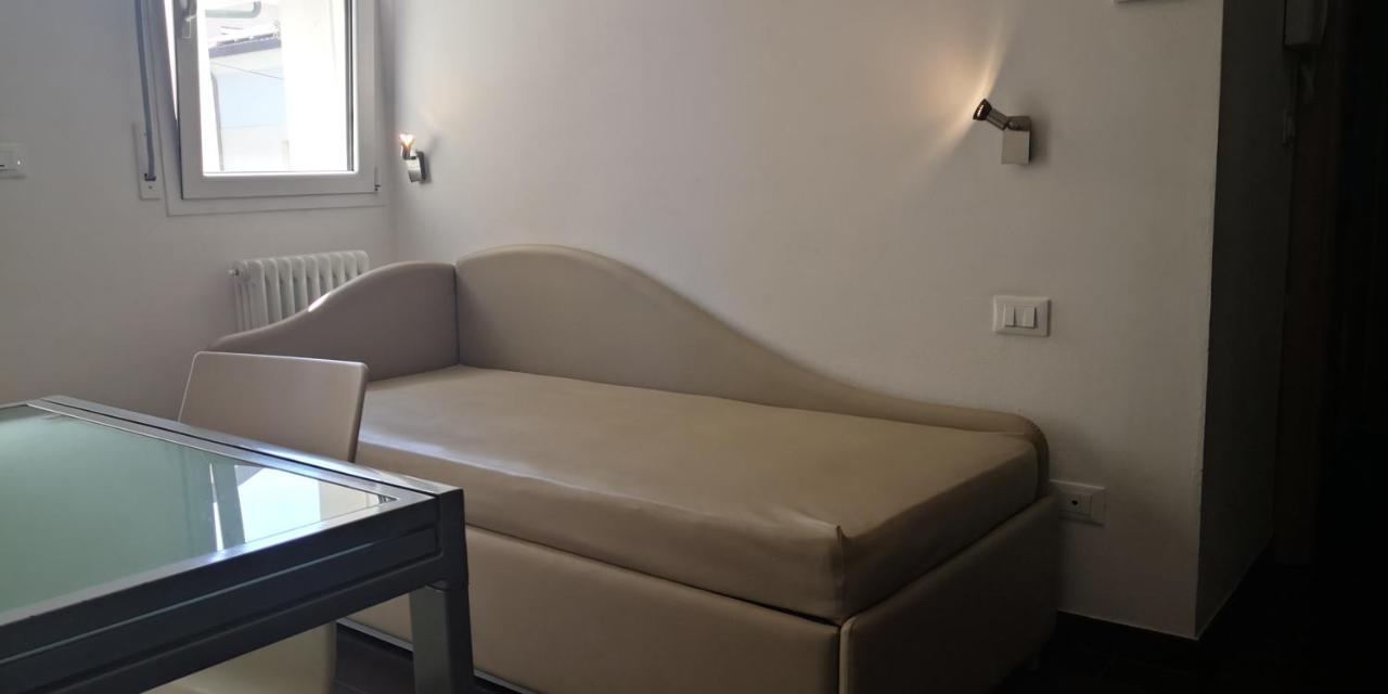 Casa Vacanze Aurora Centro ริมินี ภายนอก รูปภาพ