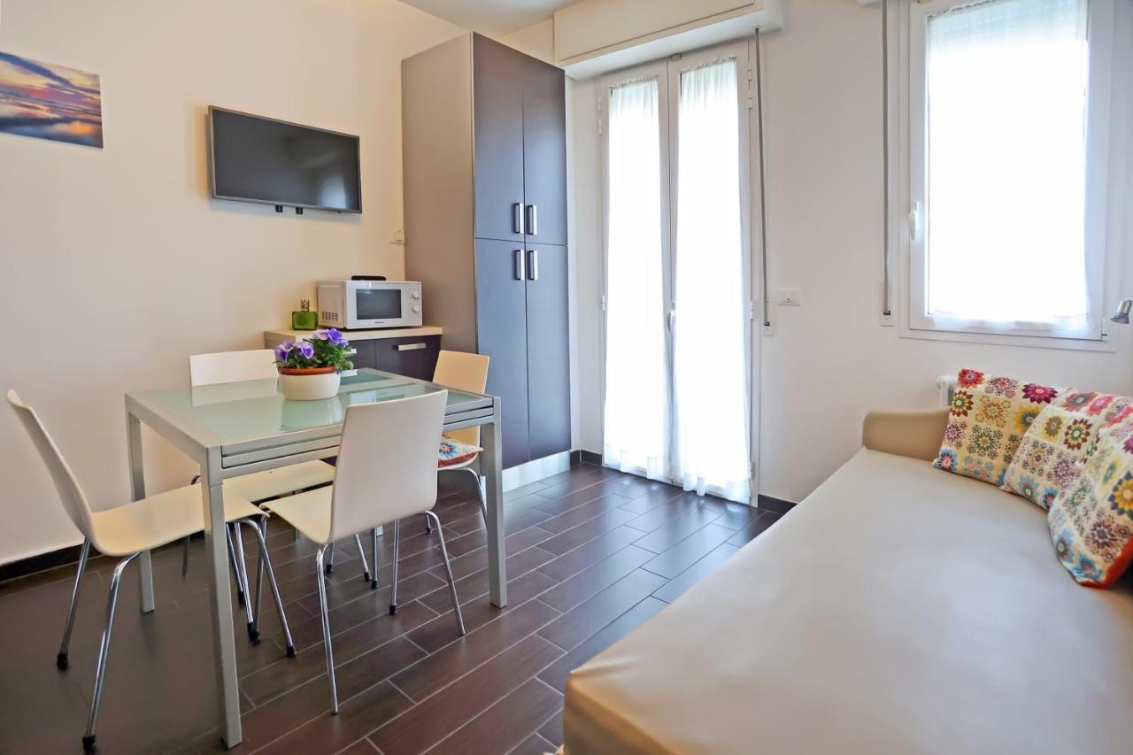 Casa Vacanze Aurora Centro ริมินี ภายนอก รูปภาพ